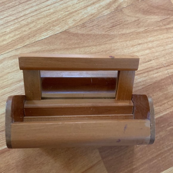 Vintage lipstick box - Picture 2 of 3